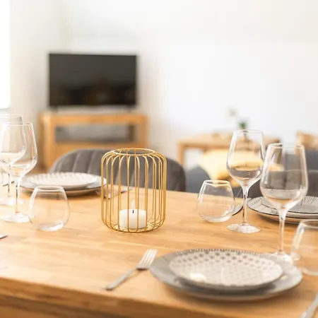 Helga's Stadthaus | Ferienwohnung, Business-apartment & Auf Zeit In - Haustiere Herzlich Willkommen Apartmán *